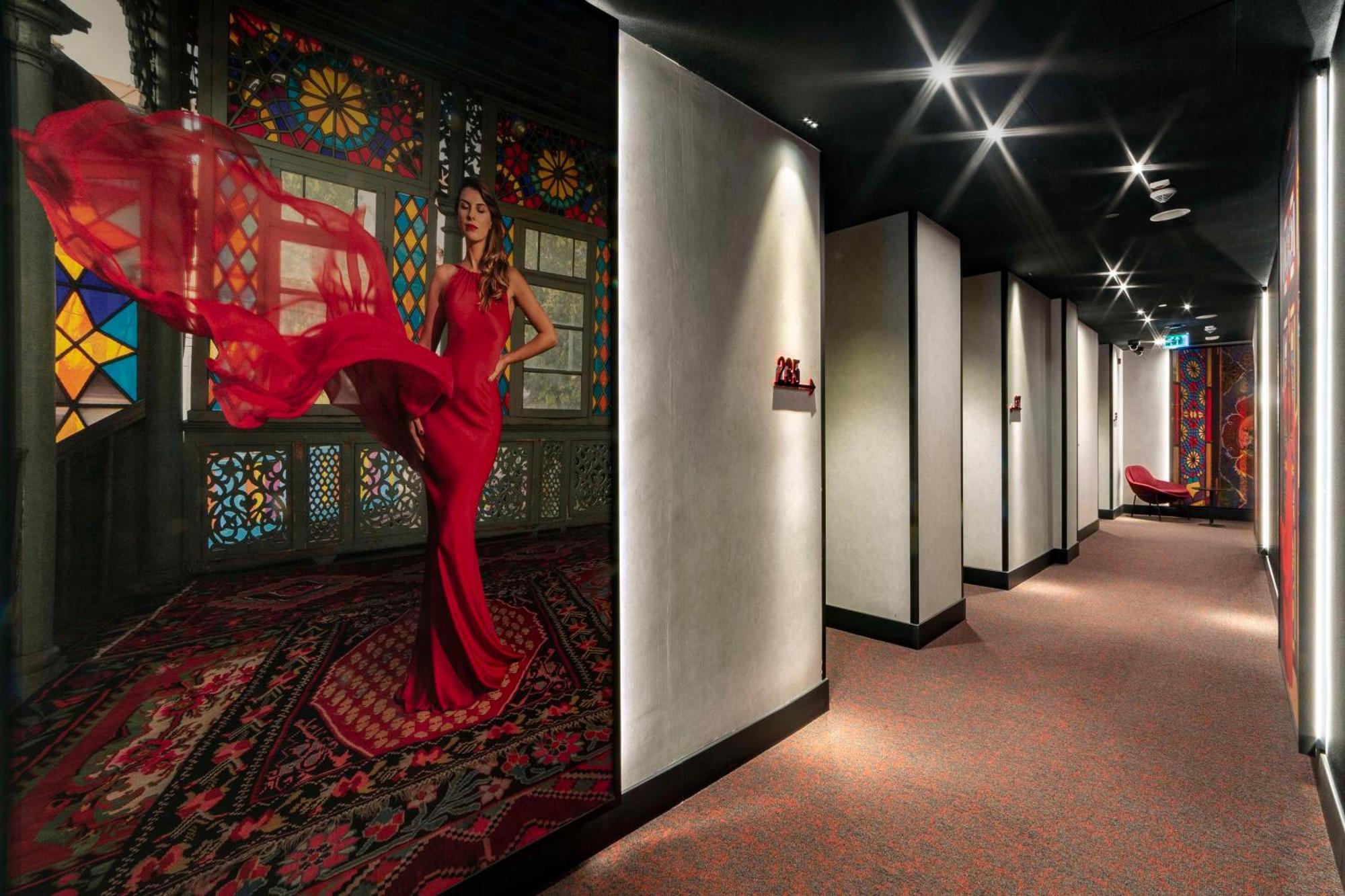 Radisson Red Tbilisi Hotel Exterior foto